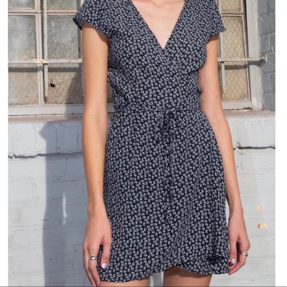 brandy melville wrap dress Green Brandy Melville wrap dress Made